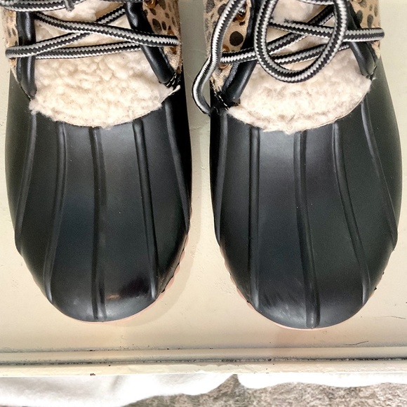 SIMPLY SOUTHERN Women's Tan Black Leopard Lace Up Rain Snow Duck Boots Size 7 - Picture 4 of 16